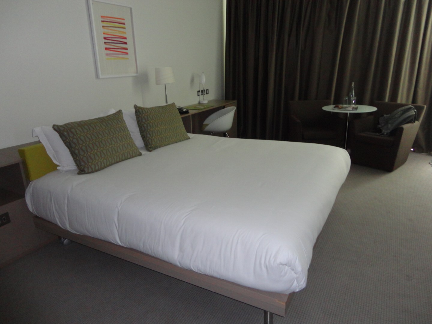 Gibson Hotel, Dublin. Bedroom