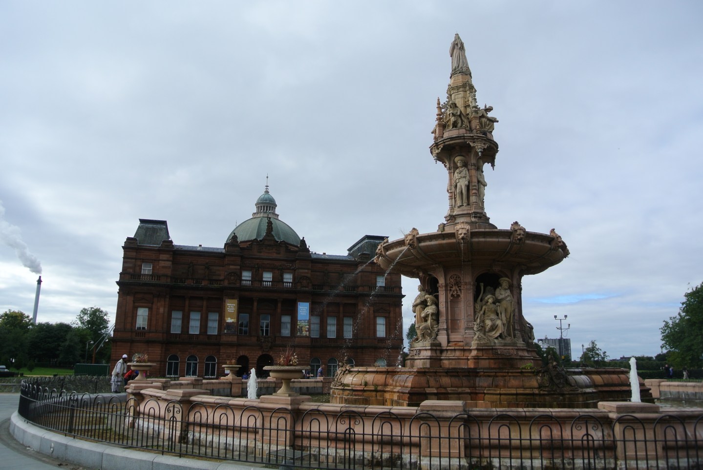 Doulton Fountain and People's Palace, Glasgow Green
